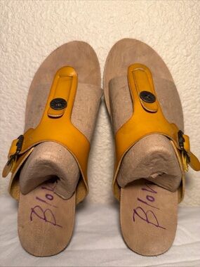 Women’s Yellow Slide Sandals with Buckle Accent